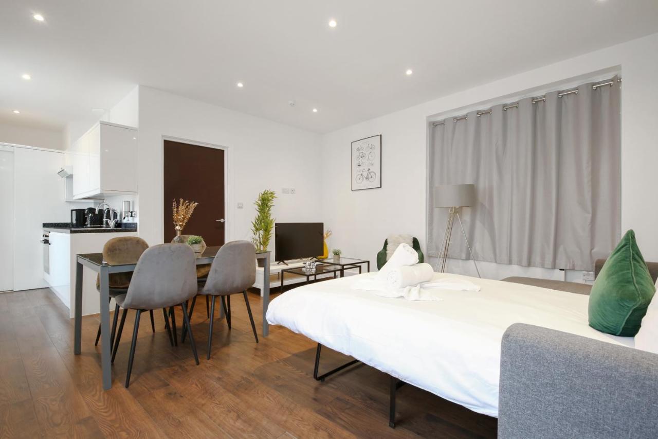 Imperial Middlesex Street Apartments Лондон Экстерьер фото