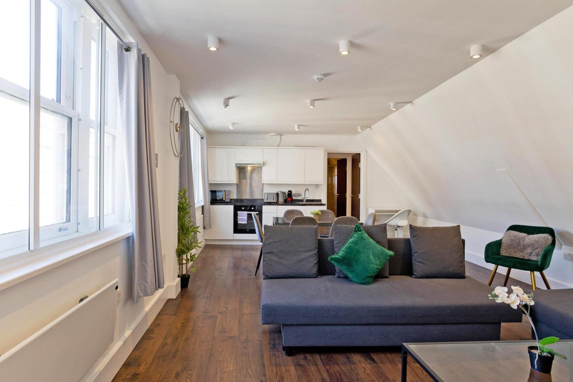 Imperial Middlesex Street Apartments Лондон Экстерьер фото