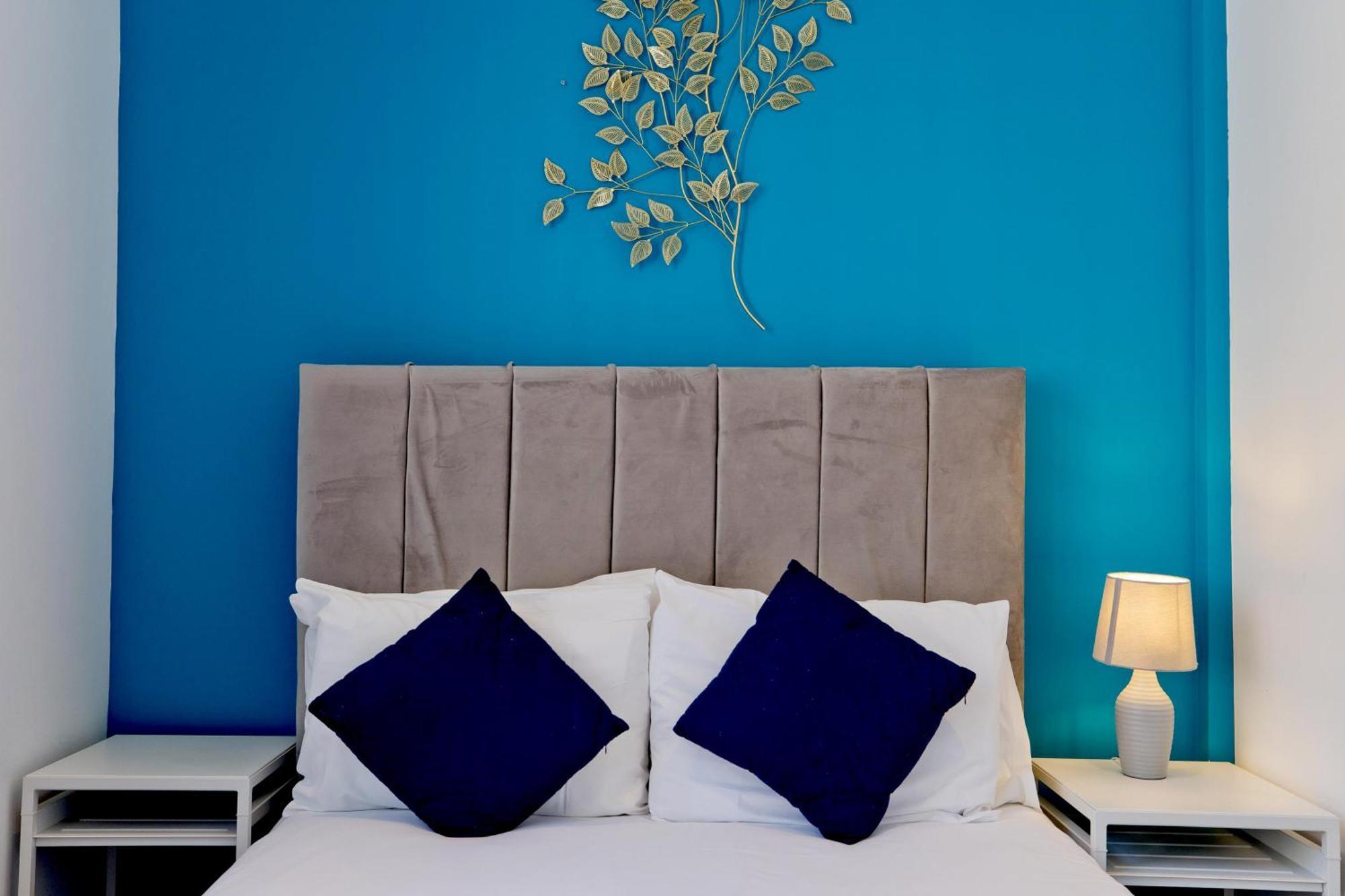 Imperial Middlesex Street Apartments Лондон Экстерьер фото