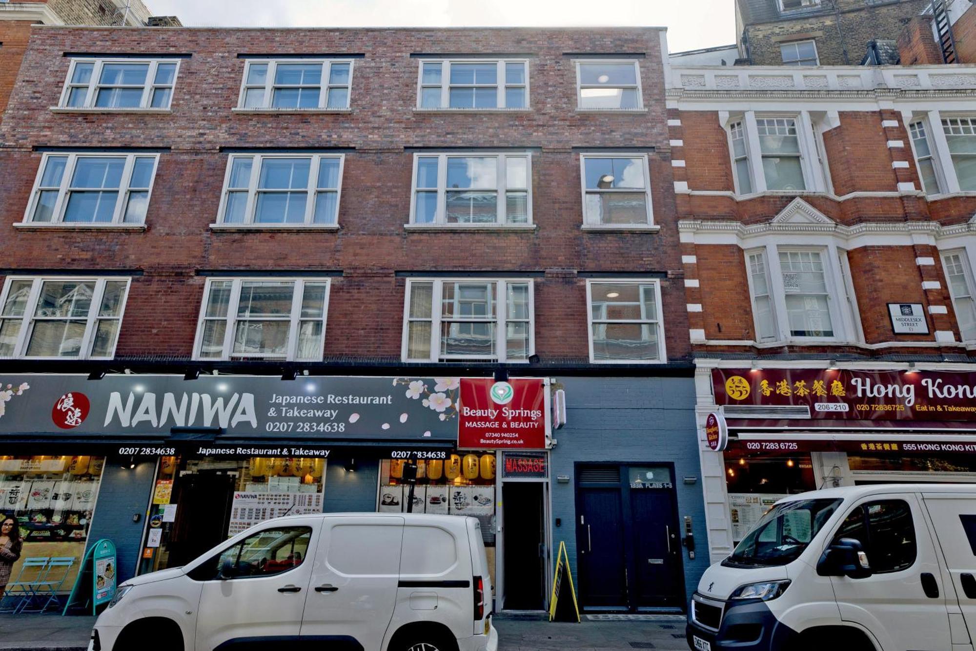 Imperial Middlesex Street Apartments Лондон Экстерьер фото