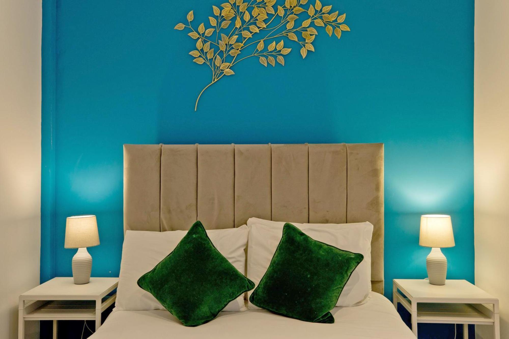 Imperial Middlesex Street Apartments Лондон Экстерьер фото