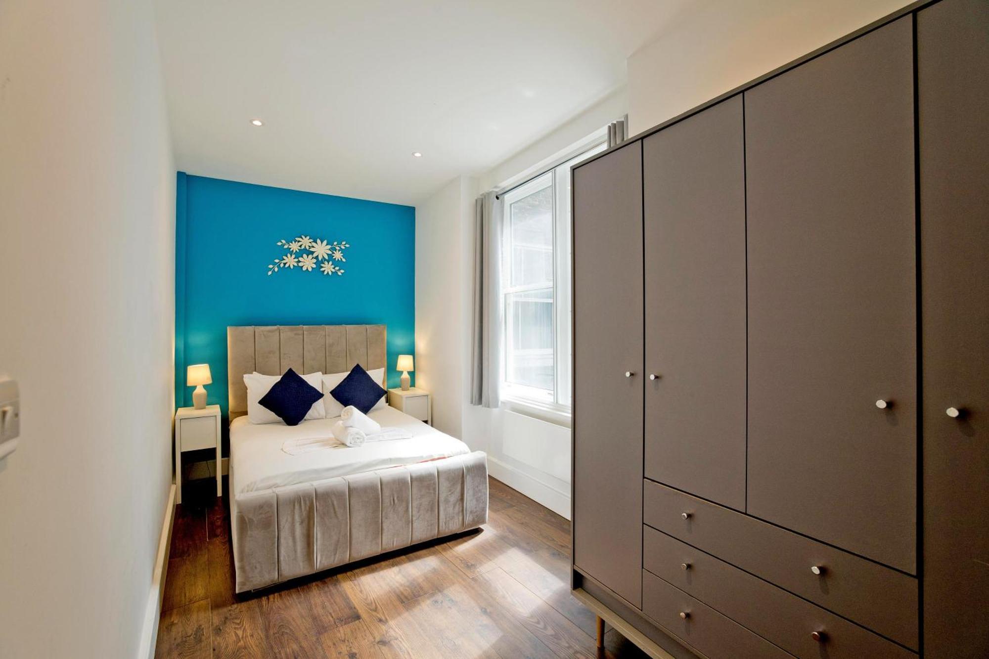Imperial Middlesex Street Apartments Лондон Экстерьер фото