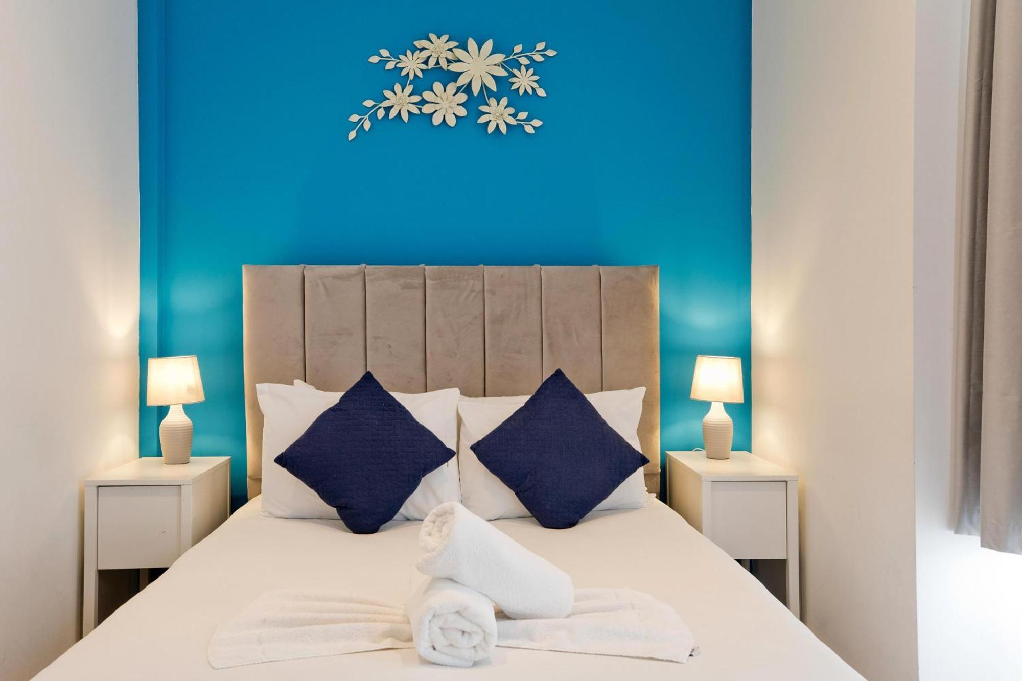 Imperial Middlesex Street Apartments Лондон Экстерьер фото
