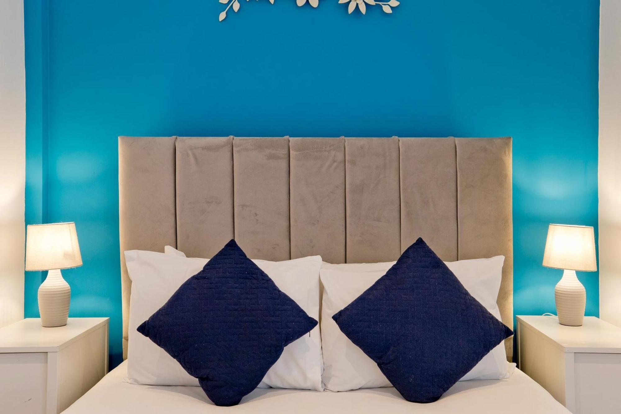 Imperial Middlesex Street Apartments Лондон Экстерьер фото